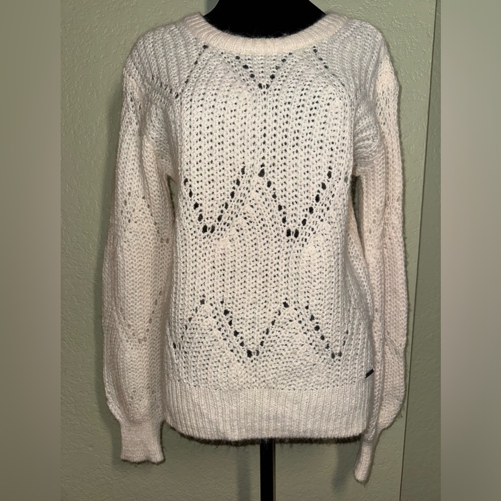 Abercrombie & Fitch White knit sweater
